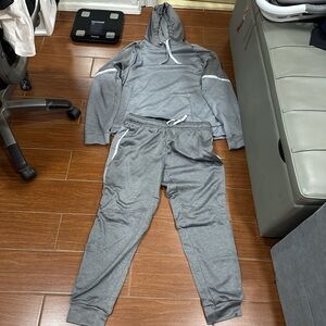 Unipro sweatsuit
